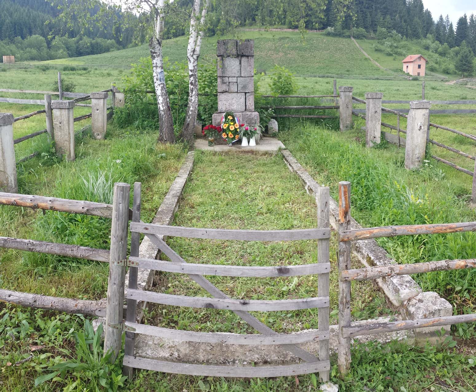 parastos_na_okruglici